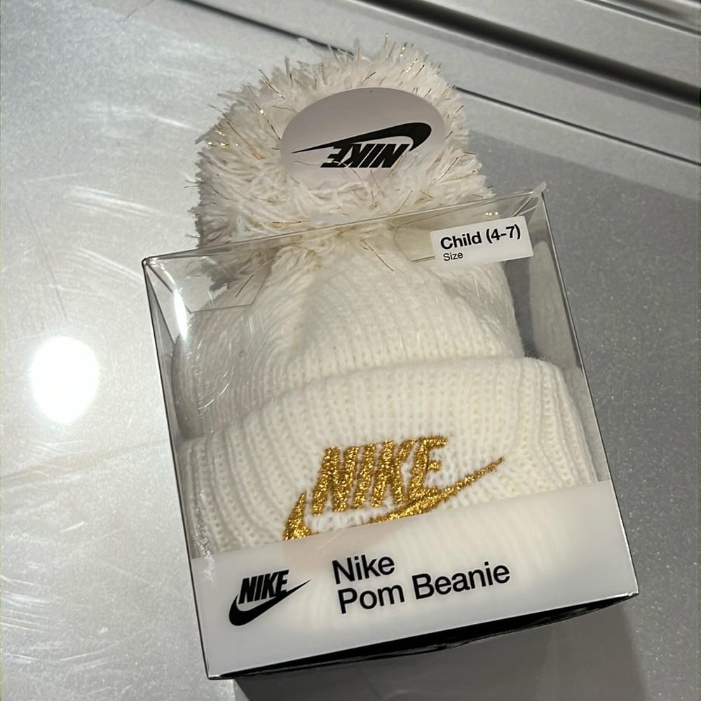 Nike Pom Beanie